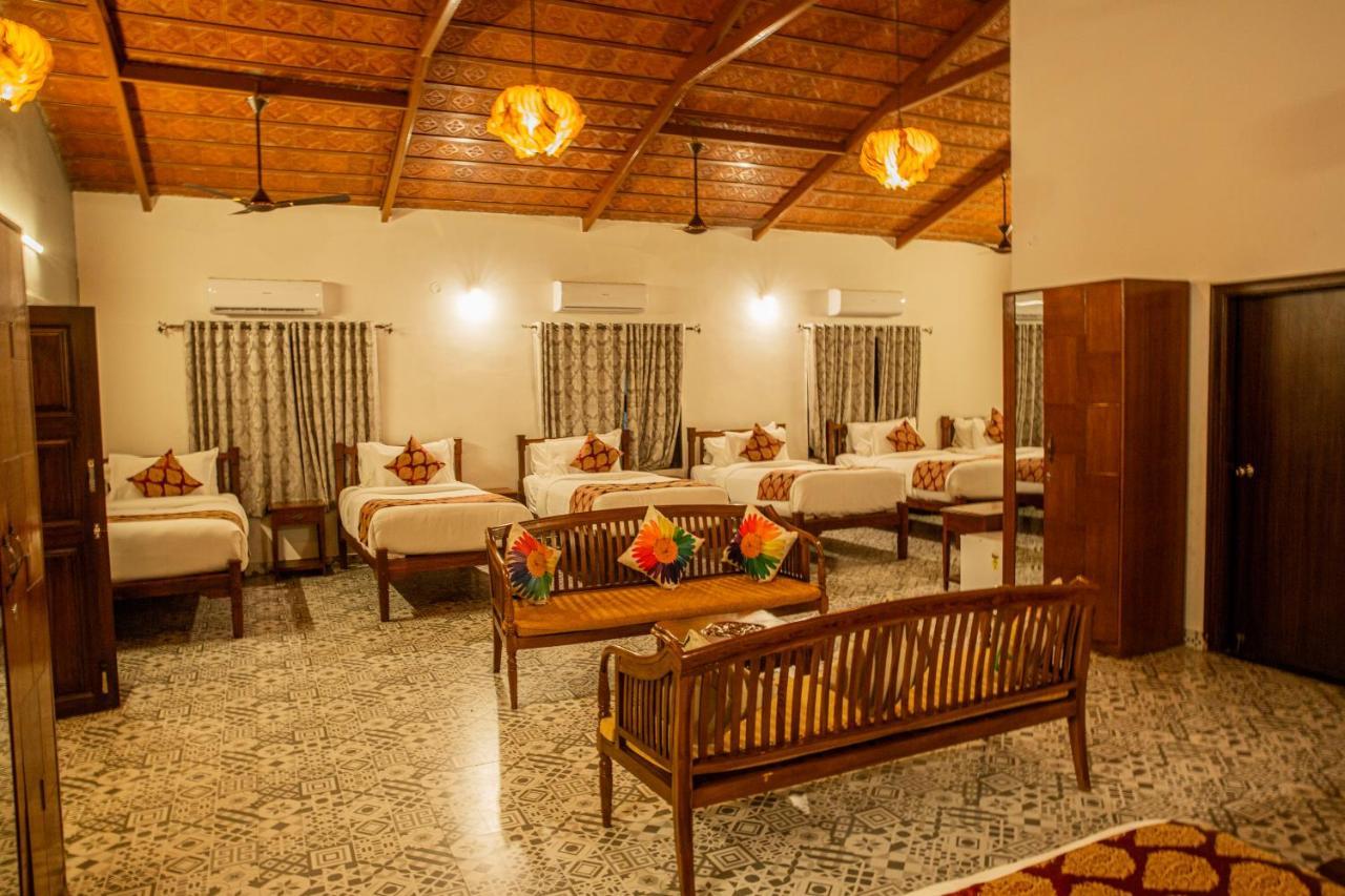 Brown Town Resort & Spa Hyderabad Ngoại thất bức ảnh