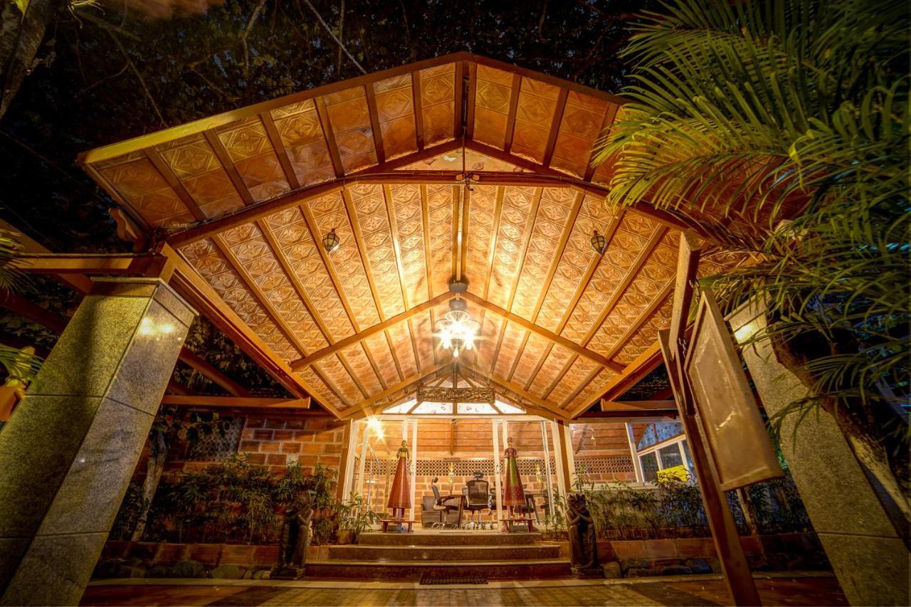 Brown Town Resort & Spa Hyderabad Ngoại thất bức ảnh