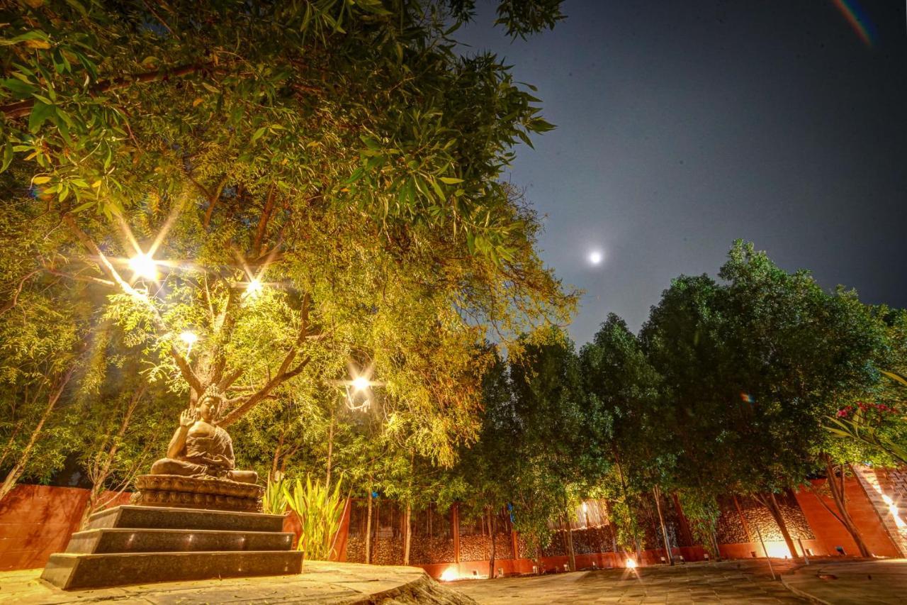 Brown Town Resort & Spa Hyderabad Ngoại thất bức ảnh