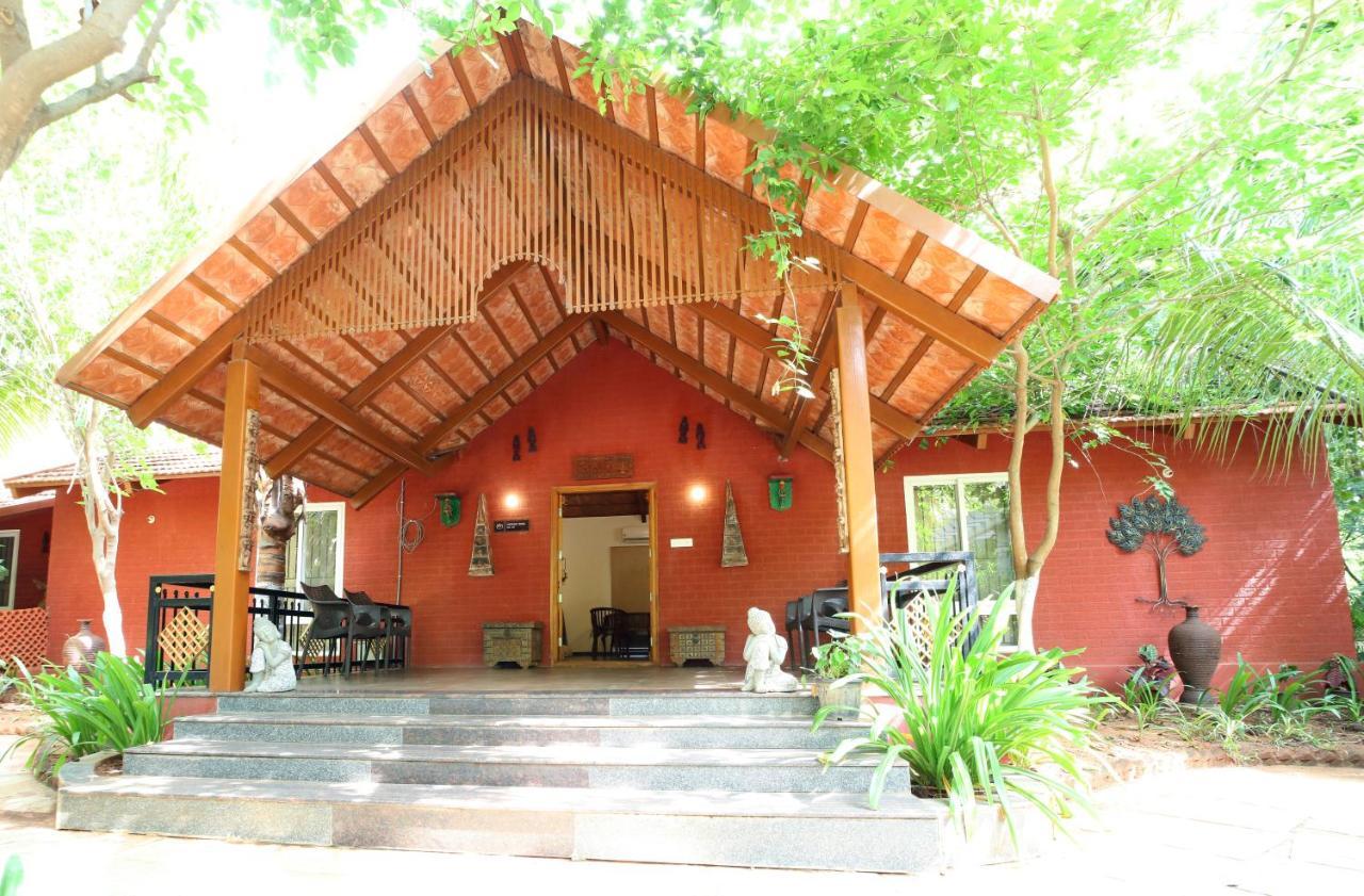 Brown Town Resort & Spa Hyderabad Ngoại thất bức ảnh