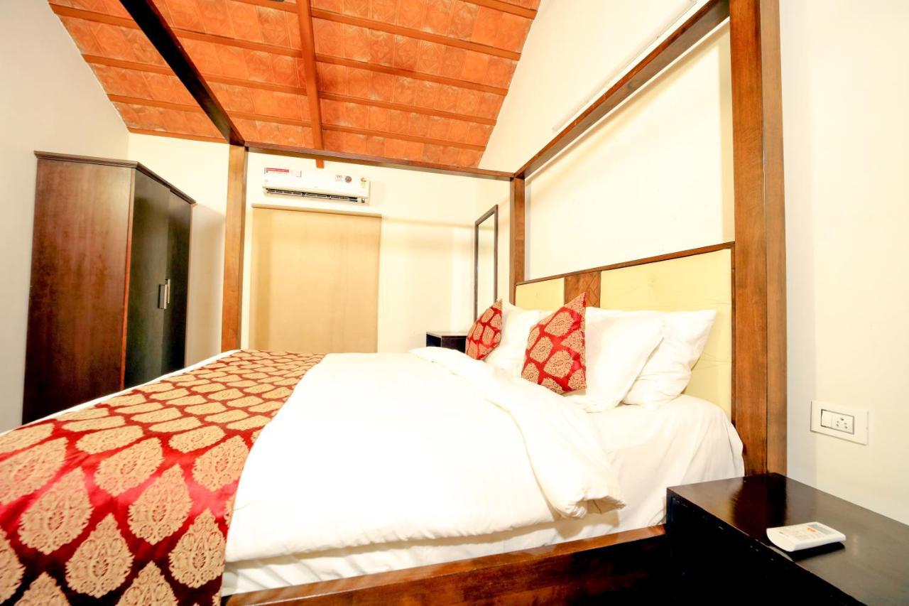 Brown Town Resort & Spa Hyderabad Ngoại thất bức ảnh