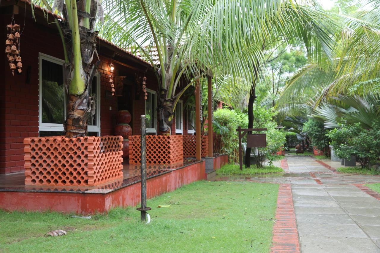 Brown Town Resort & Spa Hyderabad Ngoại thất bức ảnh