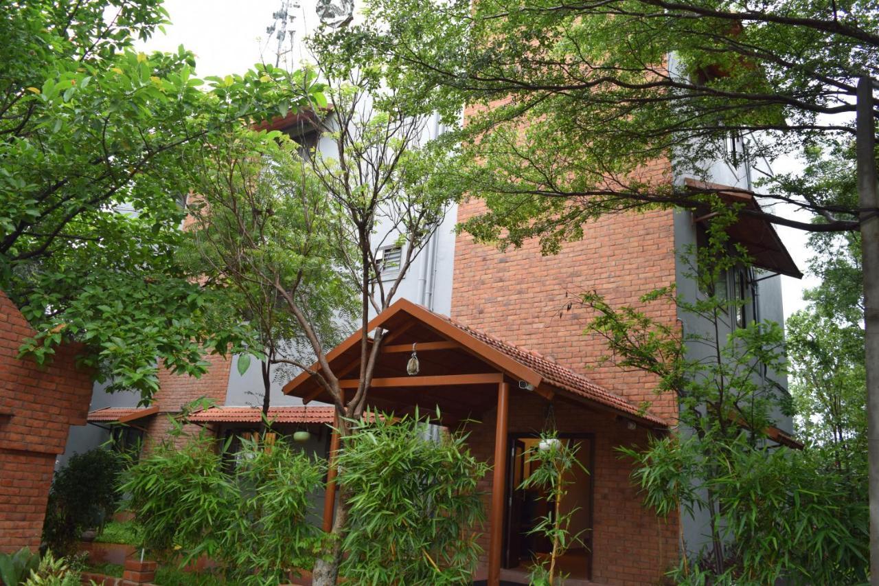 Brown Town Resort & Spa Hyderabad Ngoại thất bức ảnh