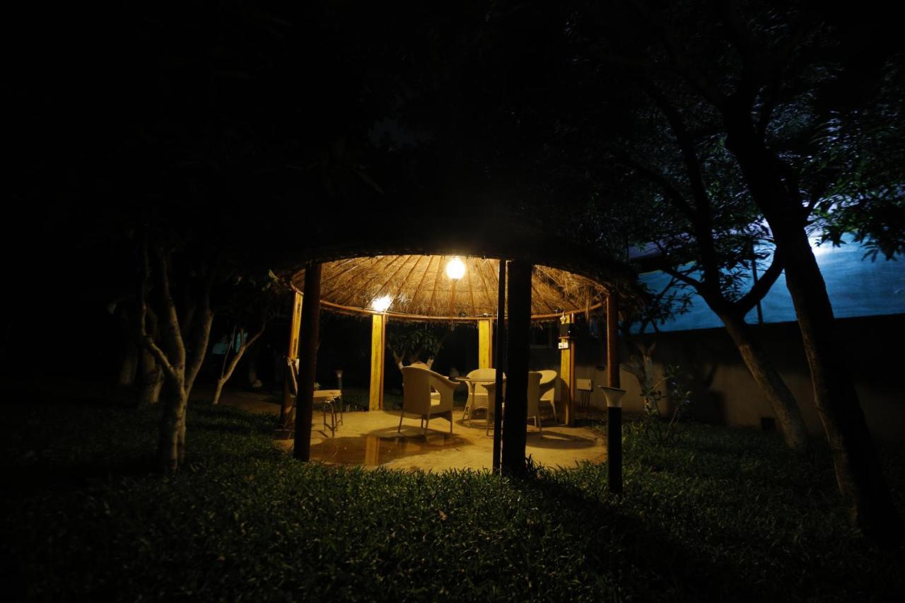 Brown Town Resort & Spa Hyderabad Ngoại thất bức ảnh