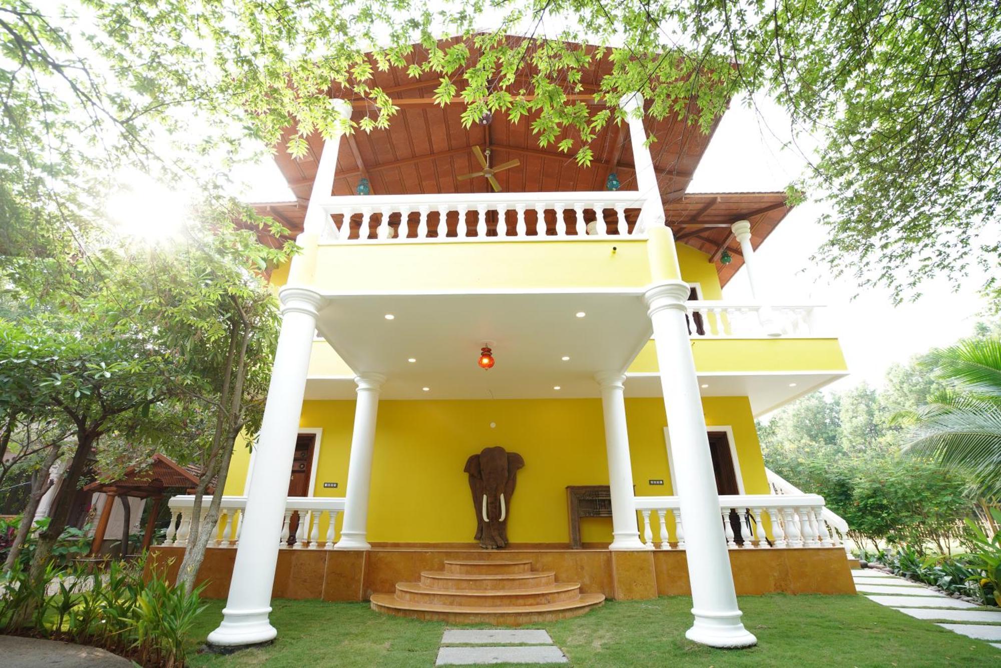Brown Town Resort & Spa Hyderabad Ngoại thất bức ảnh